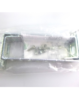 Schneider Electric Prisma Montageplatte 04220 OVP